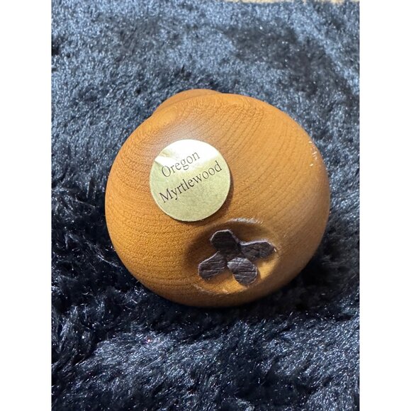 Vintage Handcrafted Oregon Myrtlewood Pear Figurine With Leather Stem - Picture 4 of 6